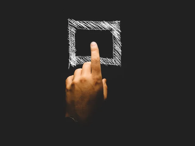 box, rectangle, finger, touch, contact, hand, support, request, writing, handwriting, chalkboard font, symbol, focus, rectangle, rectangle, rectangle, rectangle, rectangle, request, request, request. Ascoltare la voce del cliente